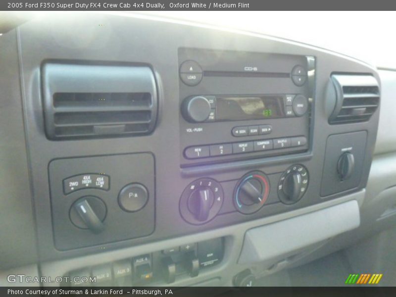 Oxford White / Medium Flint 2005 Ford F350 Super Duty FX4 Crew Cab 4x4 Dually
