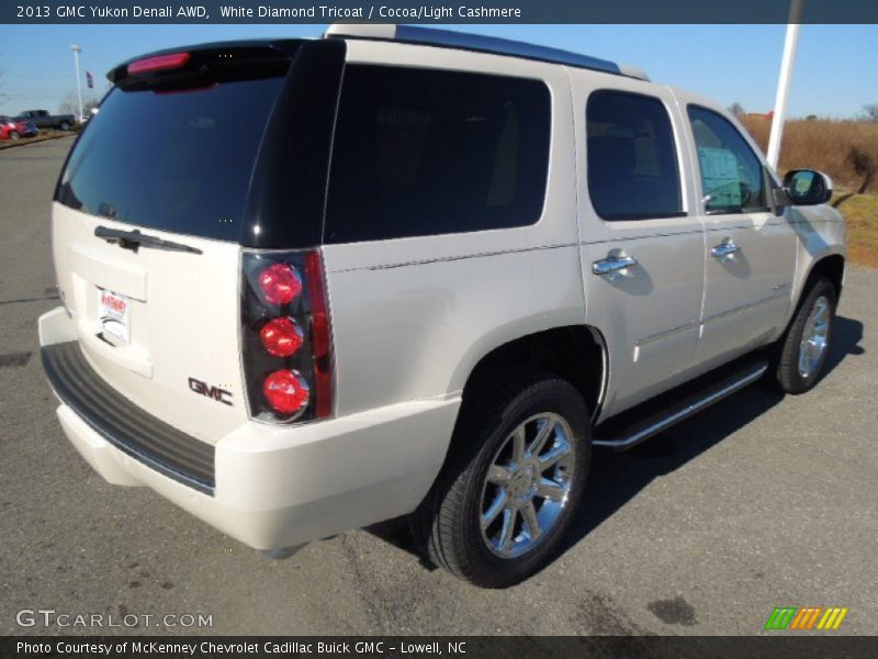 White Diamond Tricoat / Cocoa/Light Cashmere 2013 GMC Yukon Denali AWD
