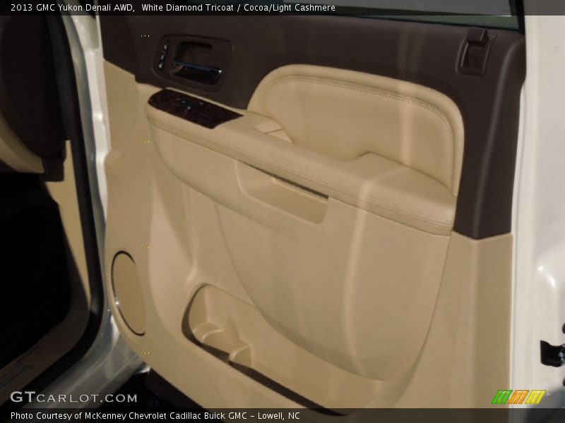 White Diamond Tricoat / Cocoa/Light Cashmere 2013 GMC Yukon Denali AWD