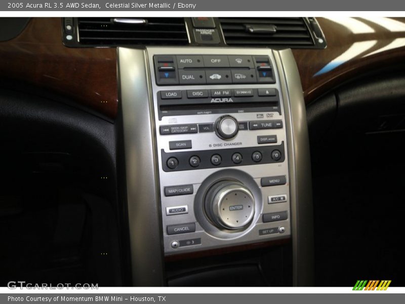 Controls of 2005 RL 3.5 AWD Sedan