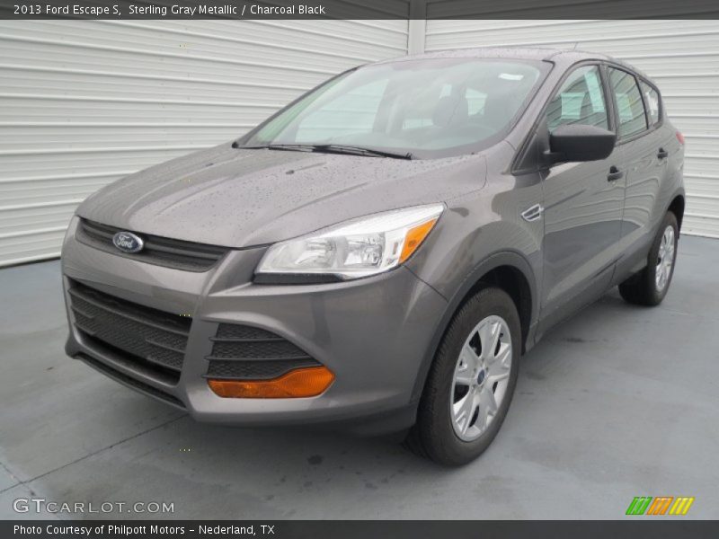 Front 3/4 View of 2013 Escape S