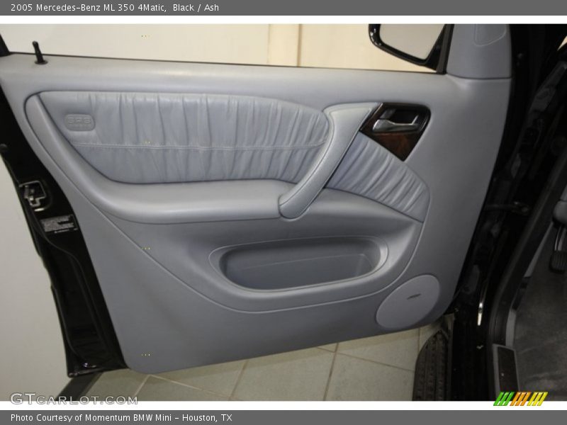 Black / Ash 2005 Mercedes-Benz ML 350 4Matic