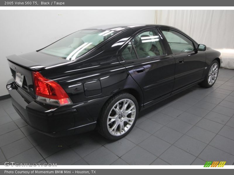 Black / Taupe 2005 Volvo S60 T5