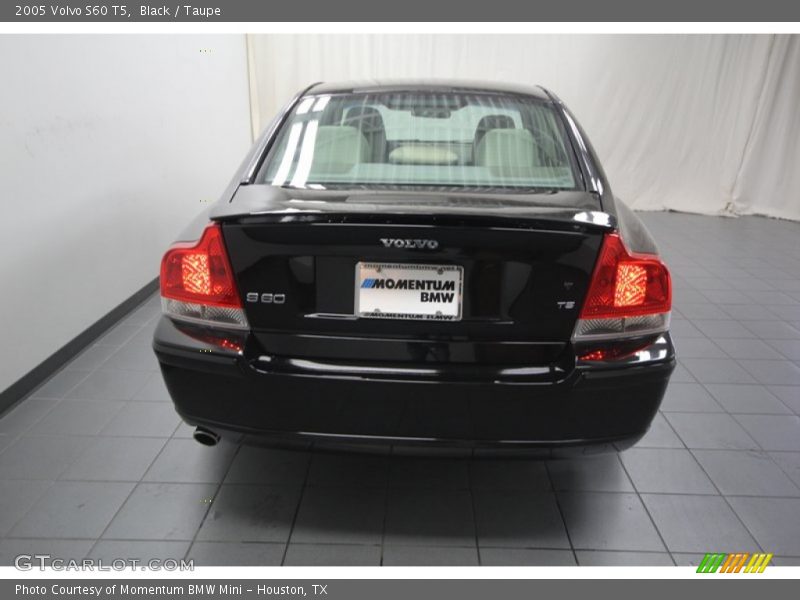 Black / Taupe 2005 Volvo S60 T5