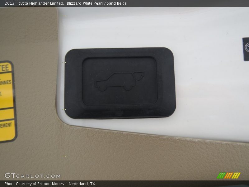 Blizzard White Pearl / Sand Beige 2013 Toyota Highlander Limited
