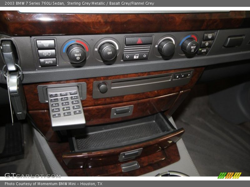 Controls of 2003 7 Series 760Li Sedan