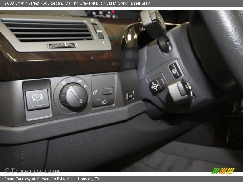 Controls of 2003 7 Series 760Li Sedan