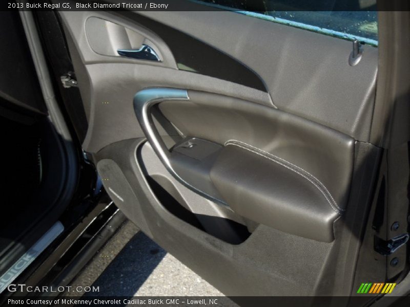 Black Diamond Tricoat / Ebony 2013 Buick Regal GS