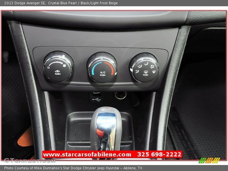 Crystal Blue Pearl / Black/Light Frost Beige 2013 Dodge Avenger SE