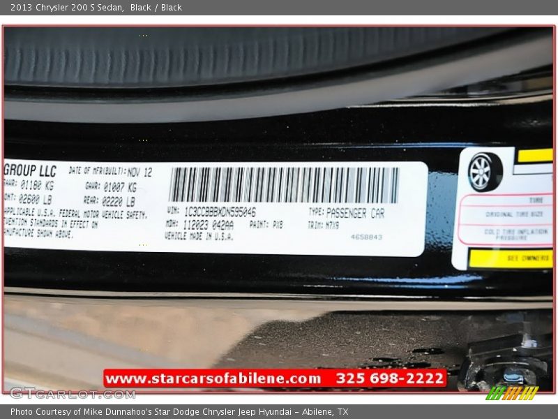 Black / Black 2013 Chrysler 200 S Sedan