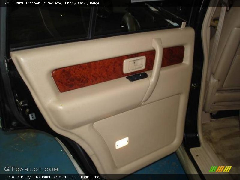 Ebony Black / Beige 2001 Isuzu Trooper Limited 4x4
