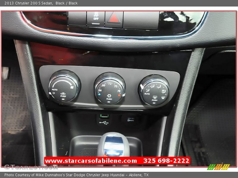 Black / Black 2013 Chrysler 200 S Sedan