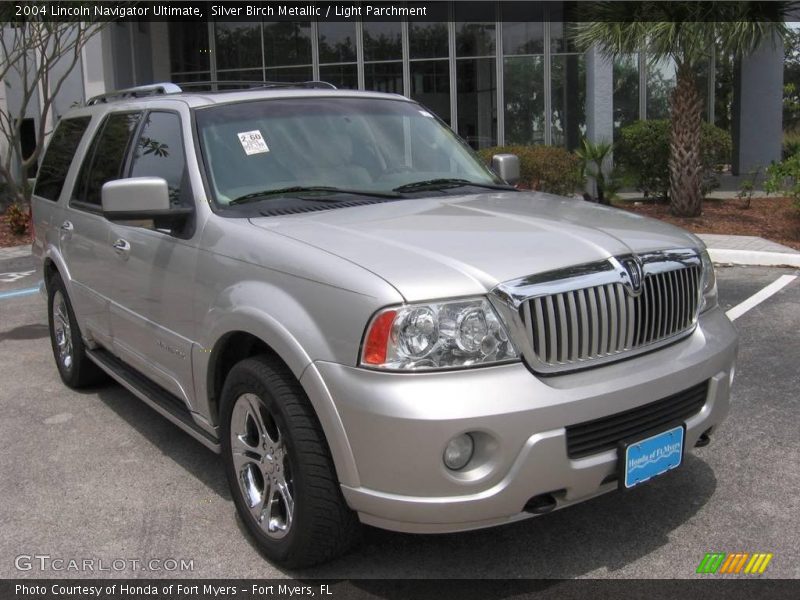 Silver Birch Metallic / Light Parchment 2004 Lincoln Navigator Ultimate