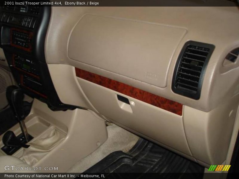 Ebony Black / Beige 2001 Isuzu Trooper Limited 4x4