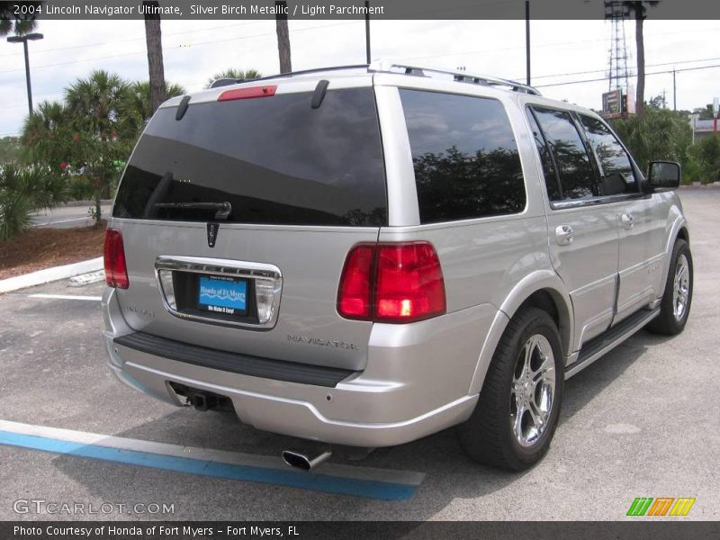 Silver Birch Metallic / Light Parchment 2004 Lincoln Navigator Ultimate