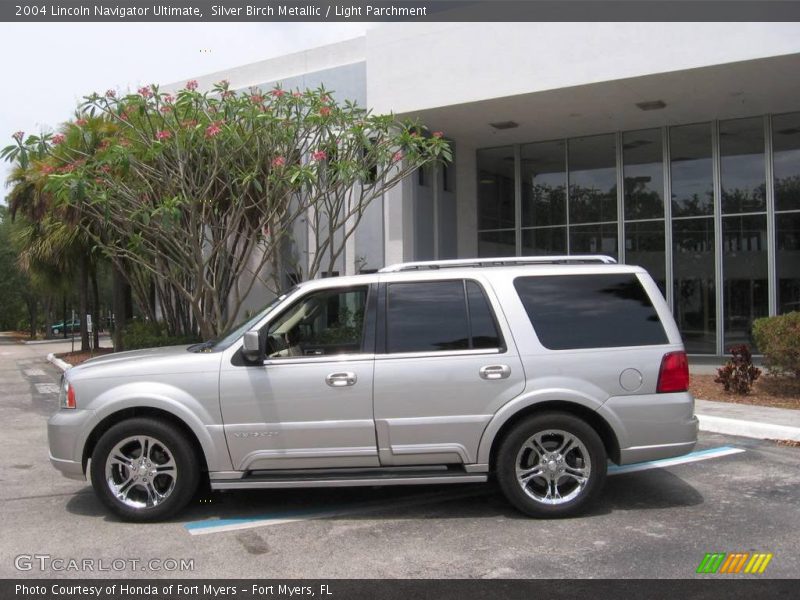 Silver Birch Metallic / Light Parchment 2004 Lincoln Navigator Ultimate