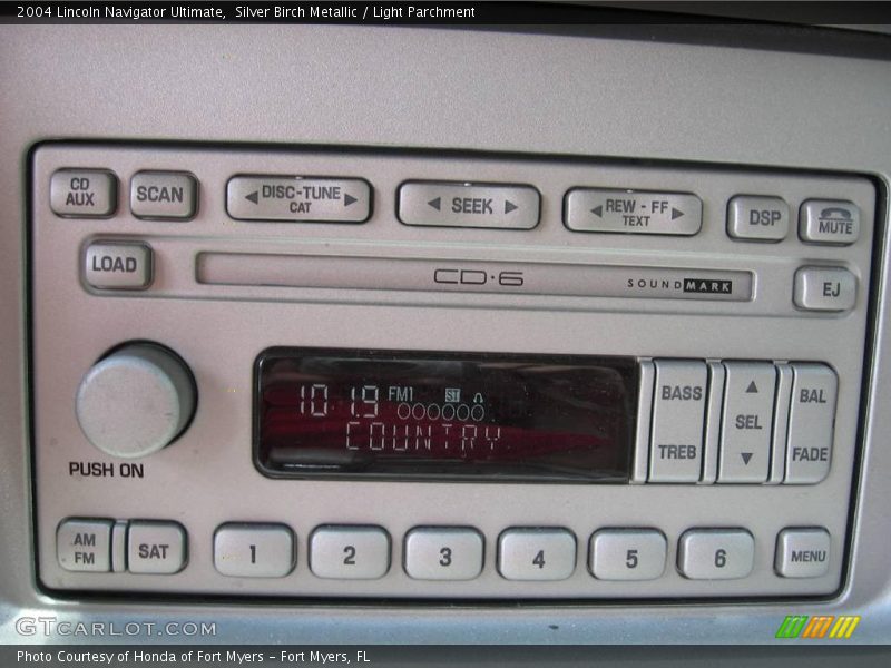 Silver Birch Metallic / Light Parchment 2004 Lincoln Navigator Ultimate