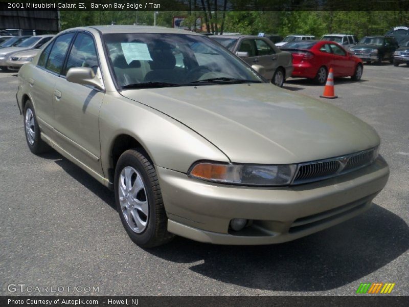 Front 3/4 View of 2001 Galant ES