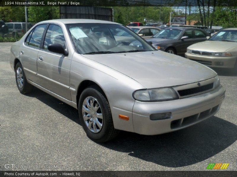Beige Pearl / Beige 1994 Nissan Altima XE