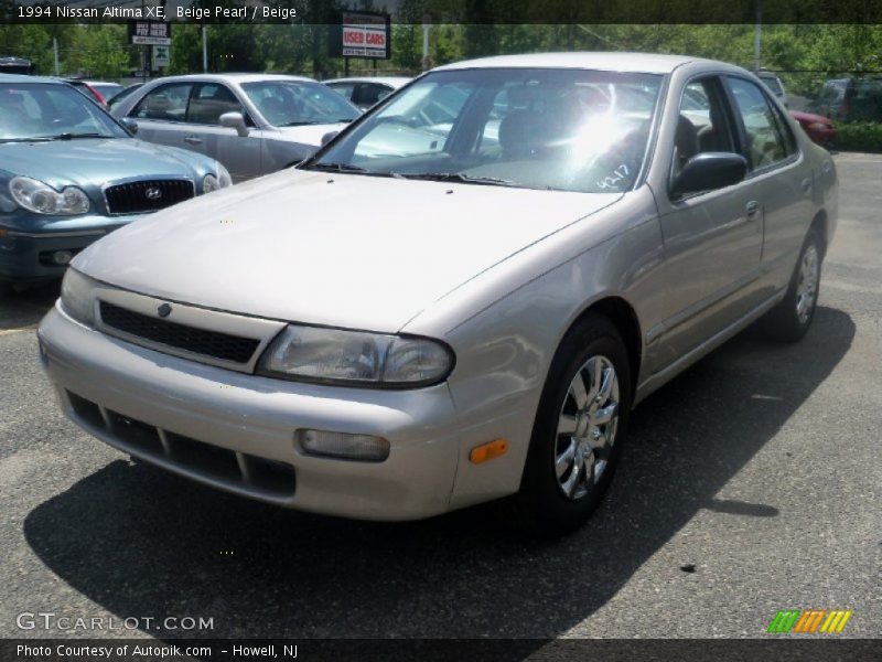 Beige Pearl / Beige 1994 Nissan Altima XE
