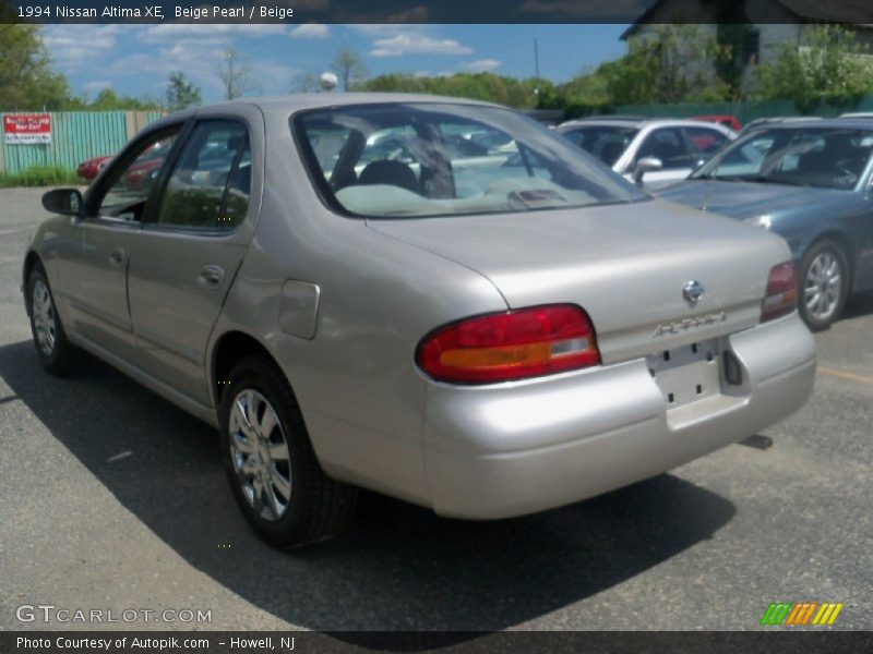Beige Pearl / Beige 1994 Nissan Altima XE