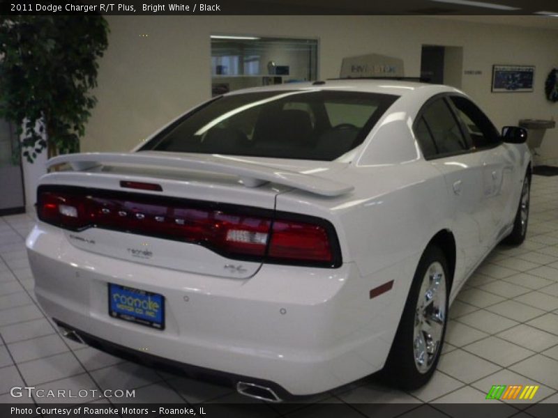 Bright White / Black 2011 Dodge Charger R/T Plus