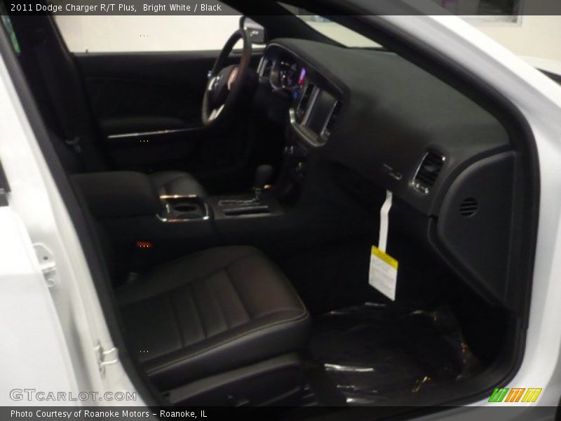 Bright White / Black 2011 Dodge Charger R/T Plus