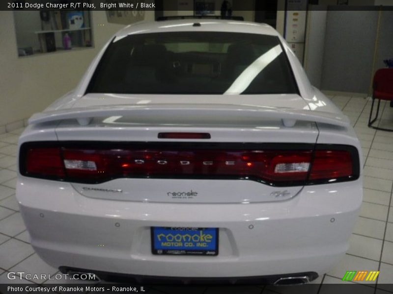 Bright White / Black 2011 Dodge Charger R/T Plus