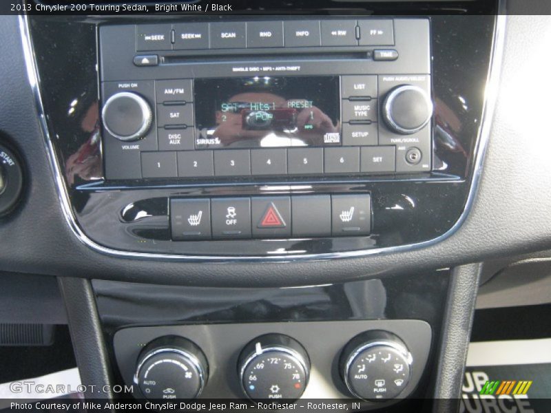 Bright White / Black 2013 Chrysler 200 Touring Sedan