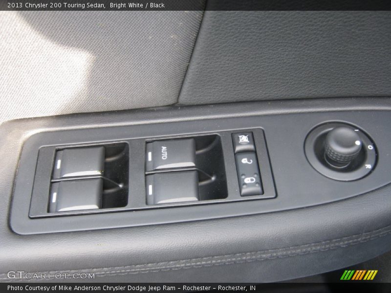 Bright White / Black 2013 Chrysler 200 Touring Sedan