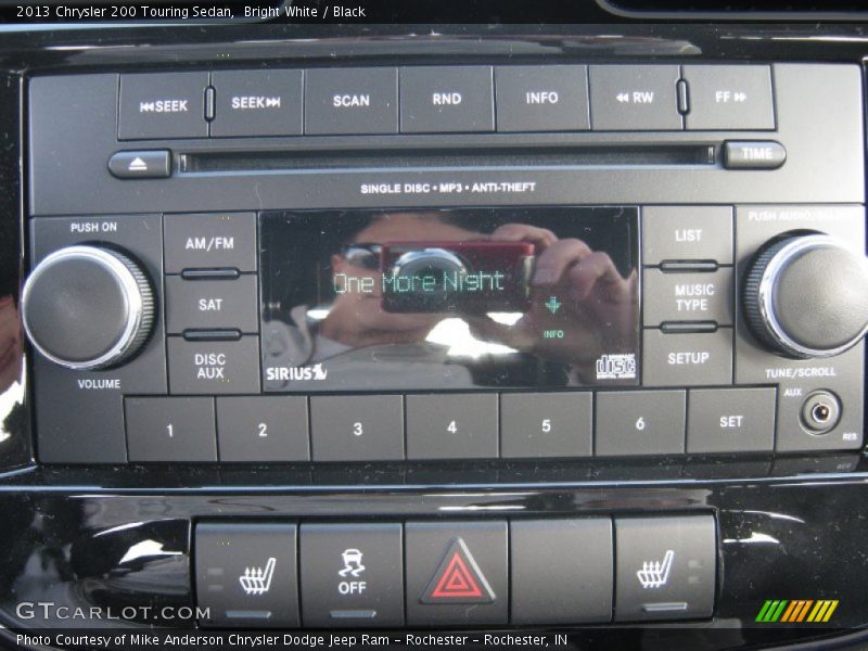 Bright White / Black 2013 Chrysler 200 Touring Sedan