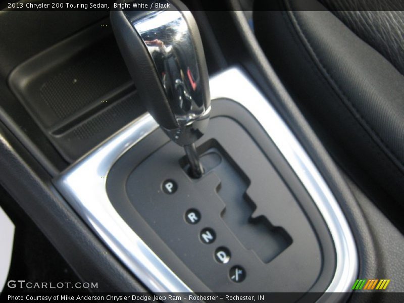 Bright White / Black 2013 Chrysler 200 Touring Sedan