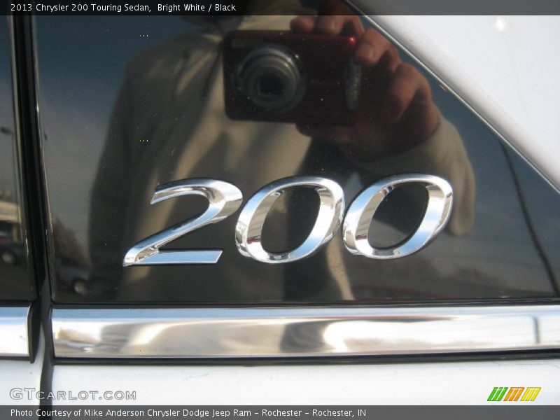 Bright White / Black 2013 Chrysler 200 Touring Sedan