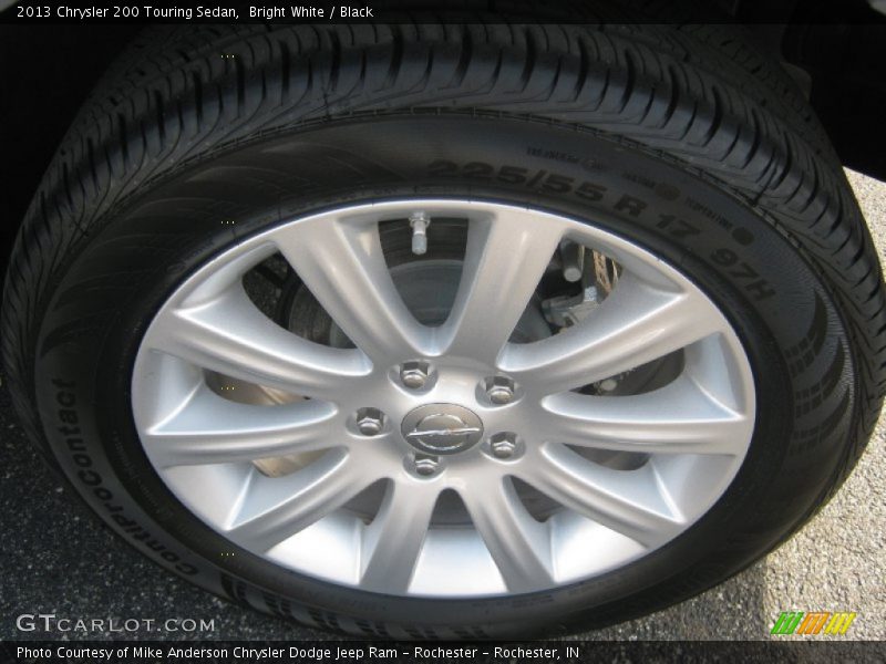 Bright White / Black 2013 Chrysler 200 Touring Sedan