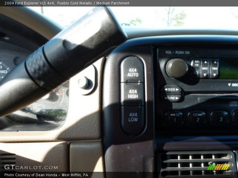 Pueblo Gold Metallic / Medium Parchment 2004 Ford Explorer XLS 4x4