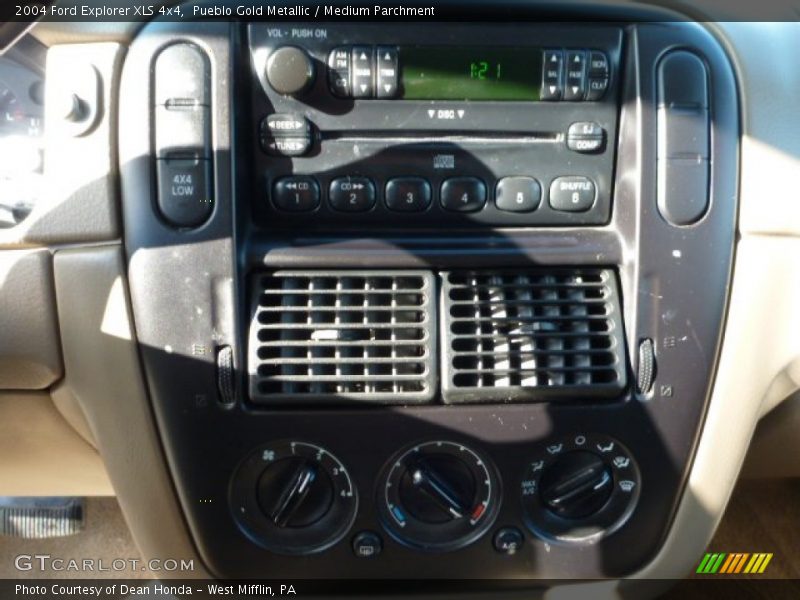 Pueblo Gold Metallic / Medium Parchment 2004 Ford Explorer XLS 4x4