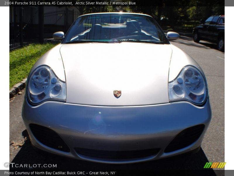 Arctic Silver Metallic / Metropol Blue 2004 Porsche 911 Carrera 4S Cabriolet