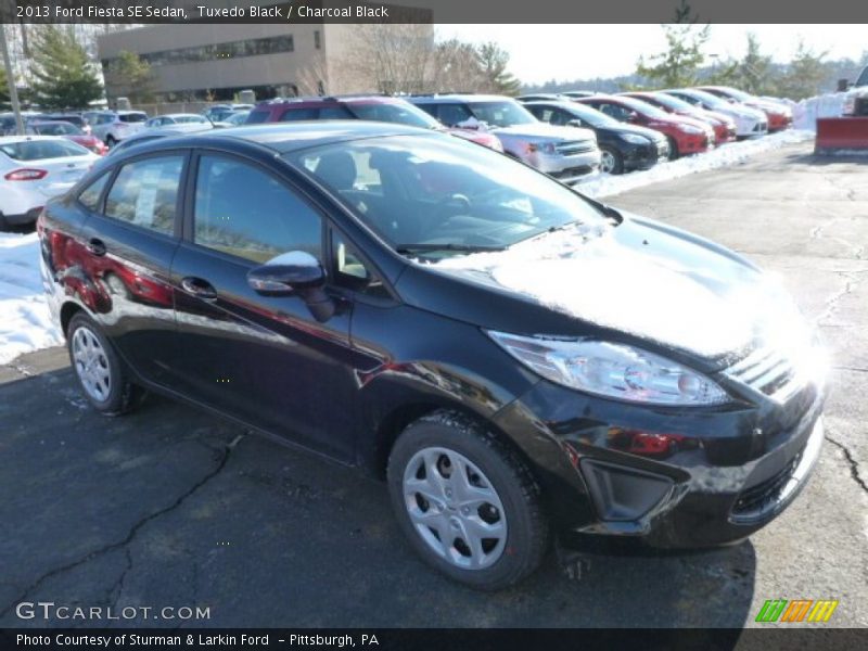 Tuxedo Black / Charcoal Black 2013 Ford Fiesta SE Sedan