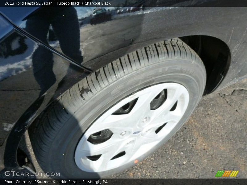 Tuxedo Black / Charcoal Black 2013 Ford Fiesta SE Sedan