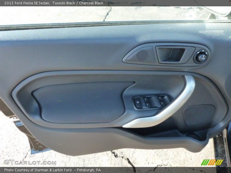 Tuxedo Black / Charcoal Black 2013 Ford Fiesta SE Sedan