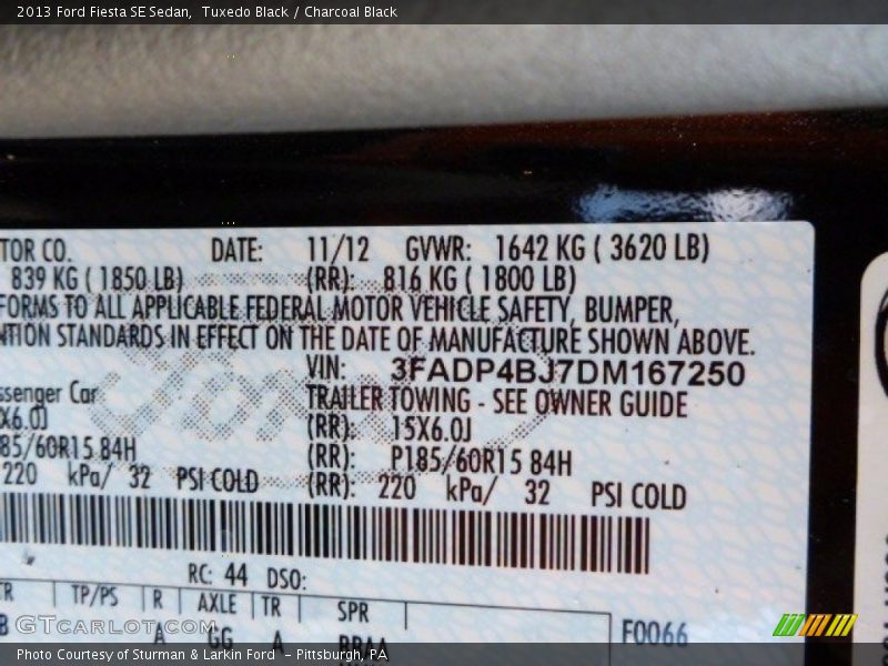 Tuxedo Black / Charcoal Black 2013 Ford Fiesta SE Sedan