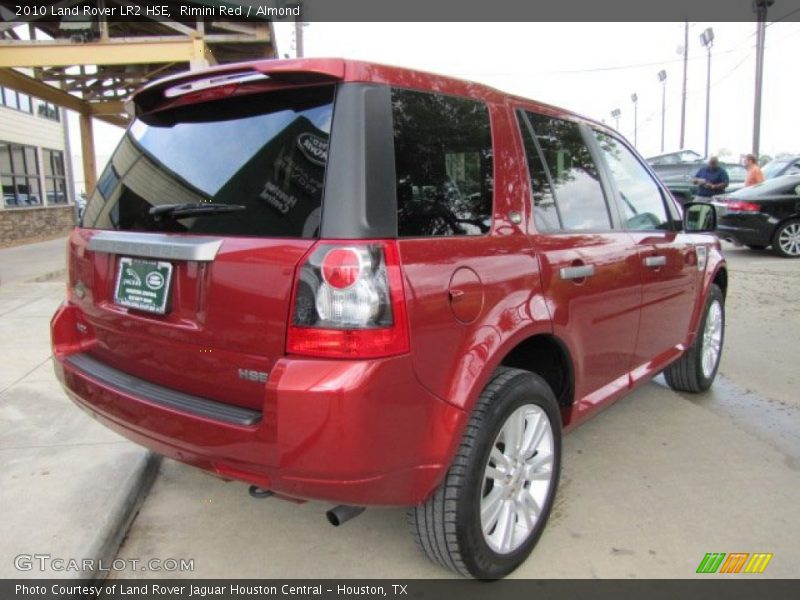 Rimini Red / Almond 2010 Land Rover LR2 HSE