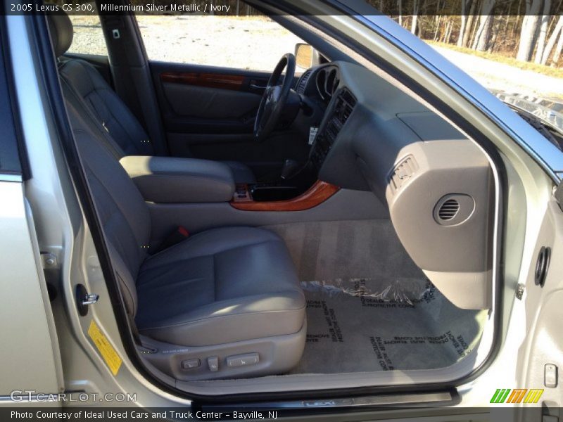 Millennium Silver Metallic / Ivory 2005 Lexus GS 300
