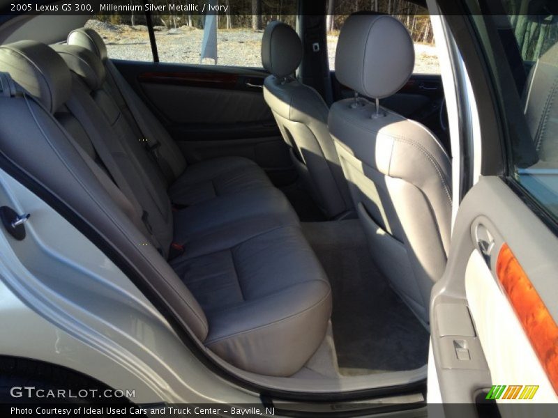 Millennium Silver Metallic / Ivory 2005 Lexus GS 300