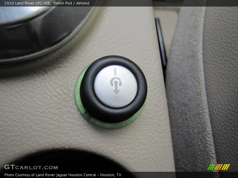 Rimini Red / Almond 2010 Land Rover LR2 HSE