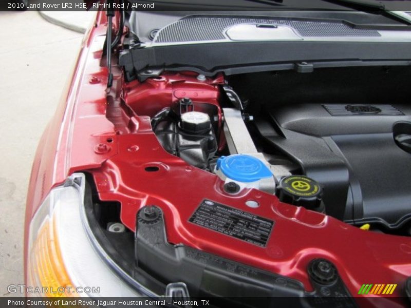 Rimini Red / Almond 2010 Land Rover LR2 HSE