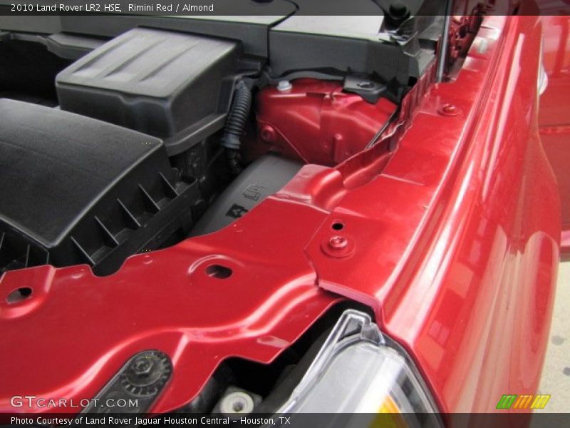 Rimini Red / Almond 2010 Land Rover LR2 HSE