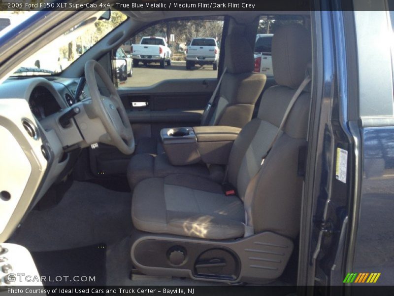True Blue Metallic / Medium Flint/Dark Flint Grey 2005 Ford F150 XLT SuperCab 4x4