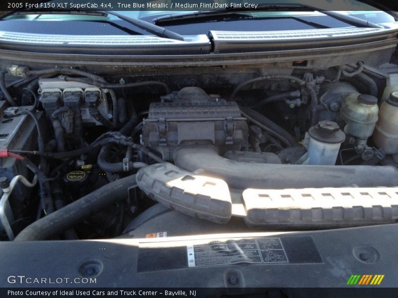 True Blue Metallic / Medium Flint/Dark Flint Grey 2005 Ford F150 XLT SuperCab 4x4