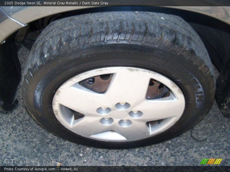 Mineral Gray Metallic / Dark Slate Gray 2005 Dodge Neon SE